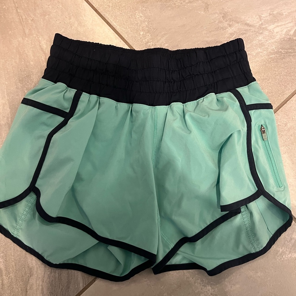 lululemon tracker shorts